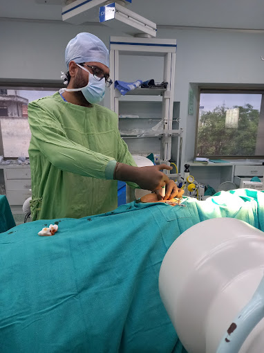 About Dr. Divyansh | Pain Management Doctor in Ghaziabad